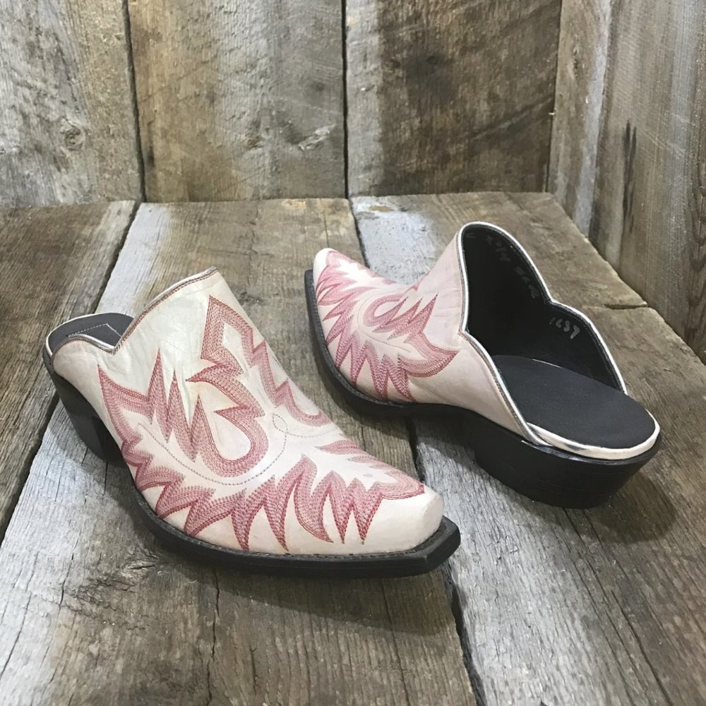 "A Stitch In Time" Ivory/ Pink Stitch Tres Outlaws Mule 1537*  SZ 8.5